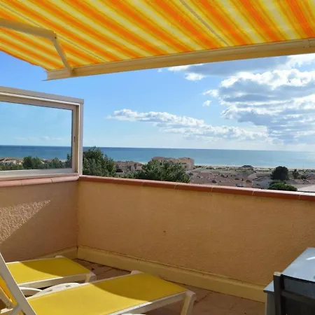 3 Pieces Climatisee Avec Parking Et Animaux Acceptes A Saint-pierre-la-mer - Fr-1-229d-614 *
