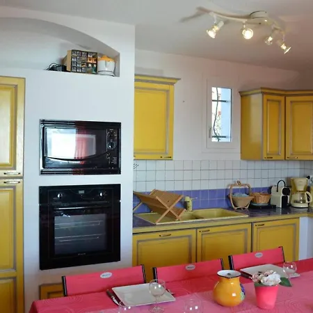 Holiday home 3 Pieces Climatisee Avec Parking Et Animaux Acceptes A Saint-pierre-la-mer - Fr-1-229d-614 *