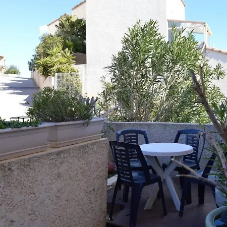Holiday home 3 Pieces Climatisee Avec Parking Et Animaux Acceptes A Saint-pierre-la-mer - Fr-1-229d-614